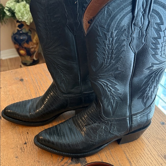 Lucchese Black Leather and lizard Cowboy Boots with lizard belt size 8.5 men’s - Picture 2 of 9